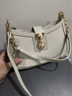 David Jones Sling Bag, Women's Fashion, Bags & Wallets, Tote Bags on  Carousell