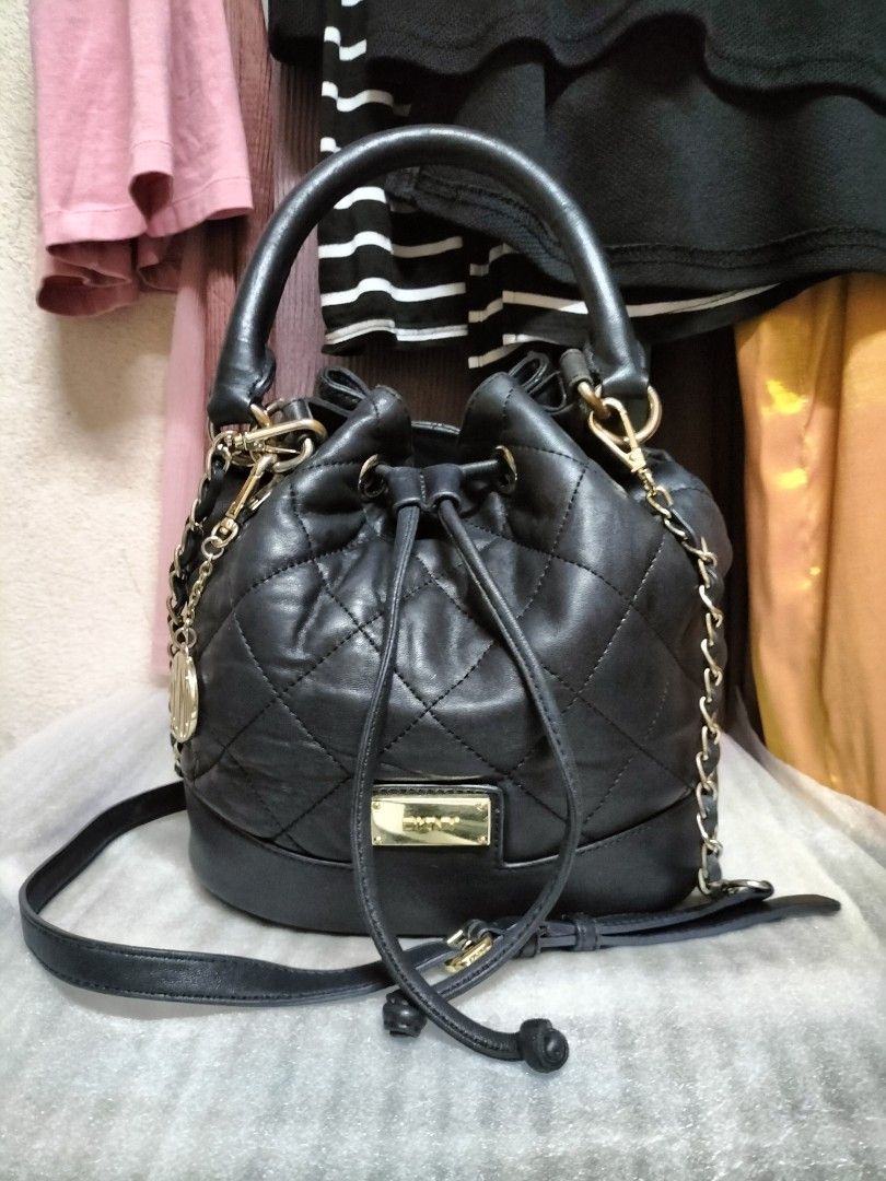 Dkny bucket bag hotsell