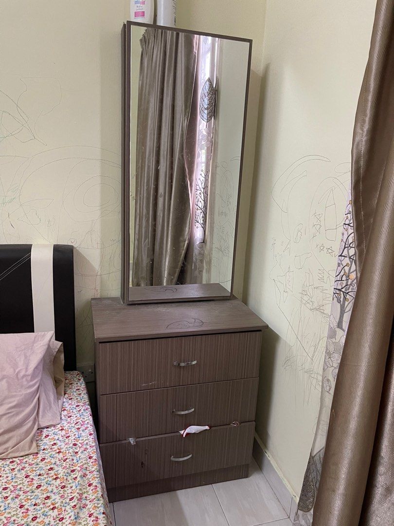 Dressing table outlet with mirror dubizzle