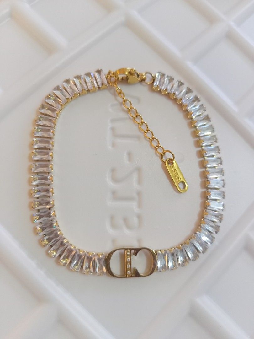 Elegant diamond bracelet never fade on Carousell