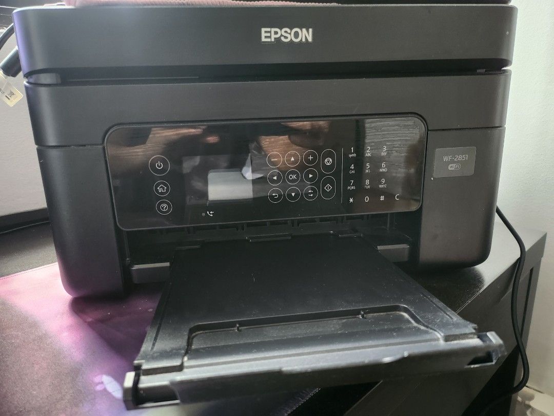 Epson Printer (Category: Printers, Scanners & Copiers) located in Singapore. Submitted by erinandre (Listing ID 1235914158, Image 1). Description: Very seldom use. Still in very good condition. Not using it anymore , back to office no more WFH.. Anyone interested..