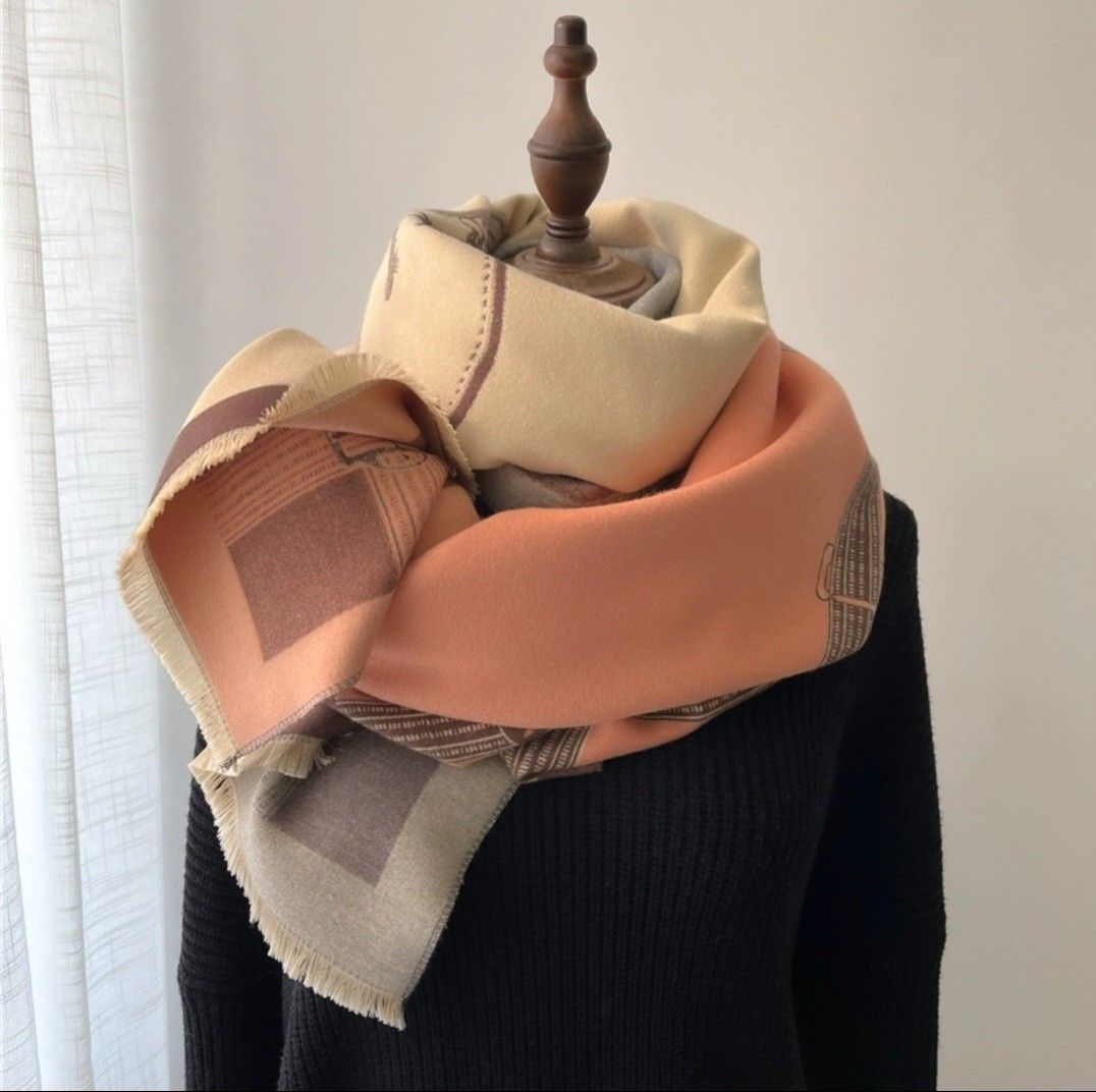 Equestrian Knitted Shawl, Women's Fashion, Watches & Accessories