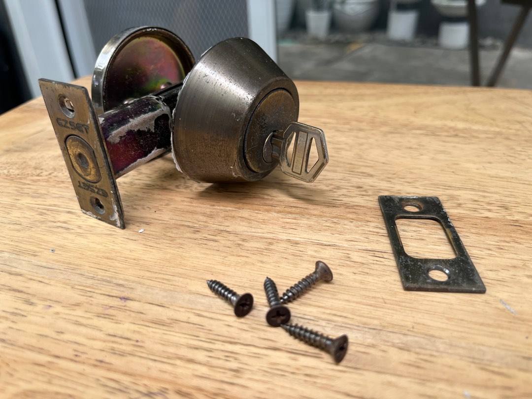 EzSet deadbolt on Carousell