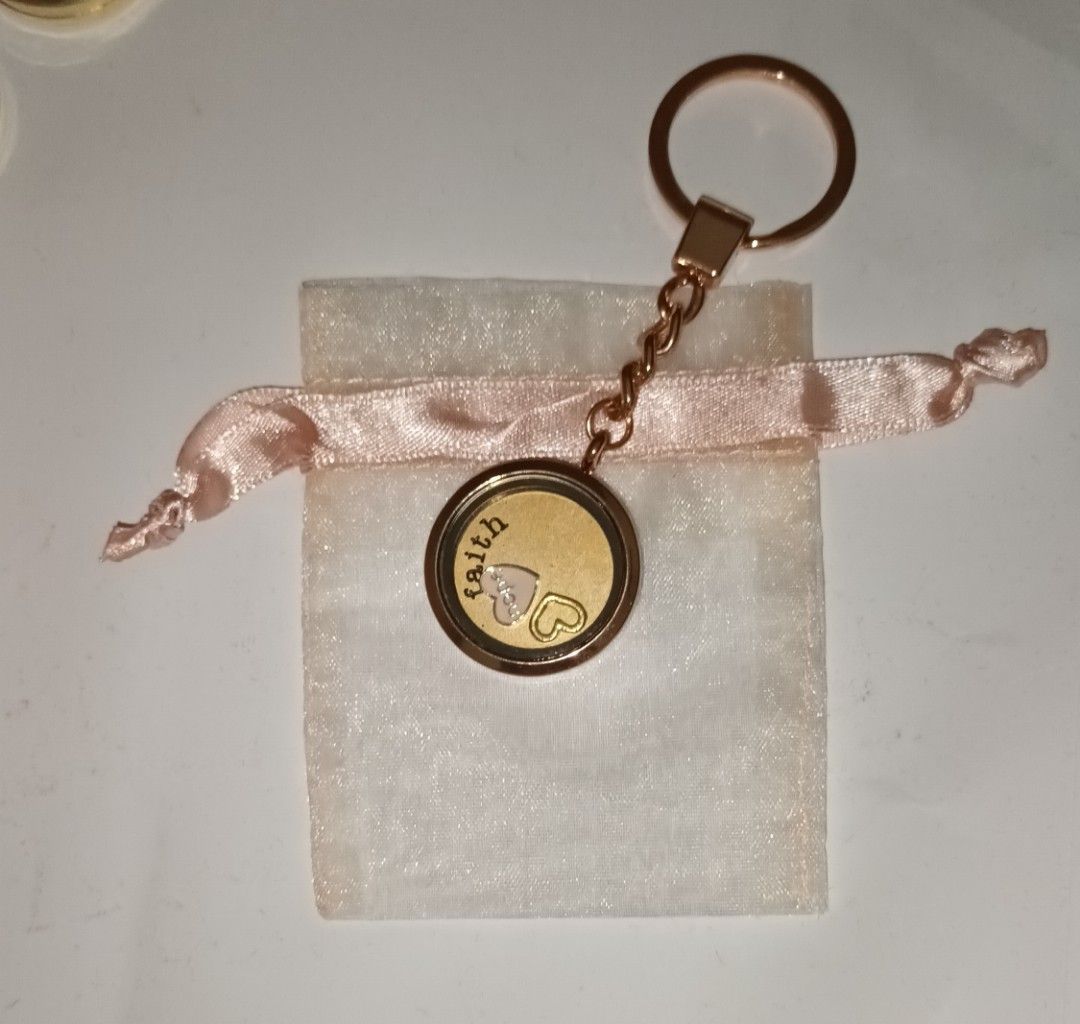 Floating charm keychain sale