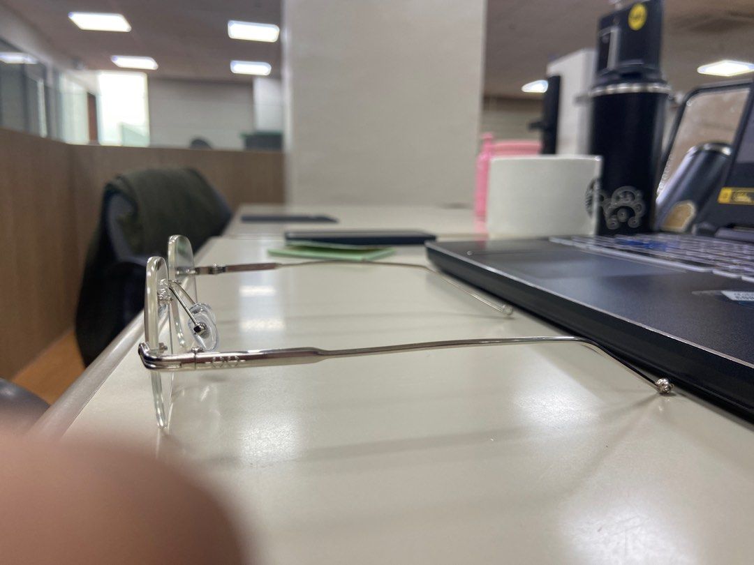 Frameless Reading Eyeglass, Women's Fashion, Watches & Accessories