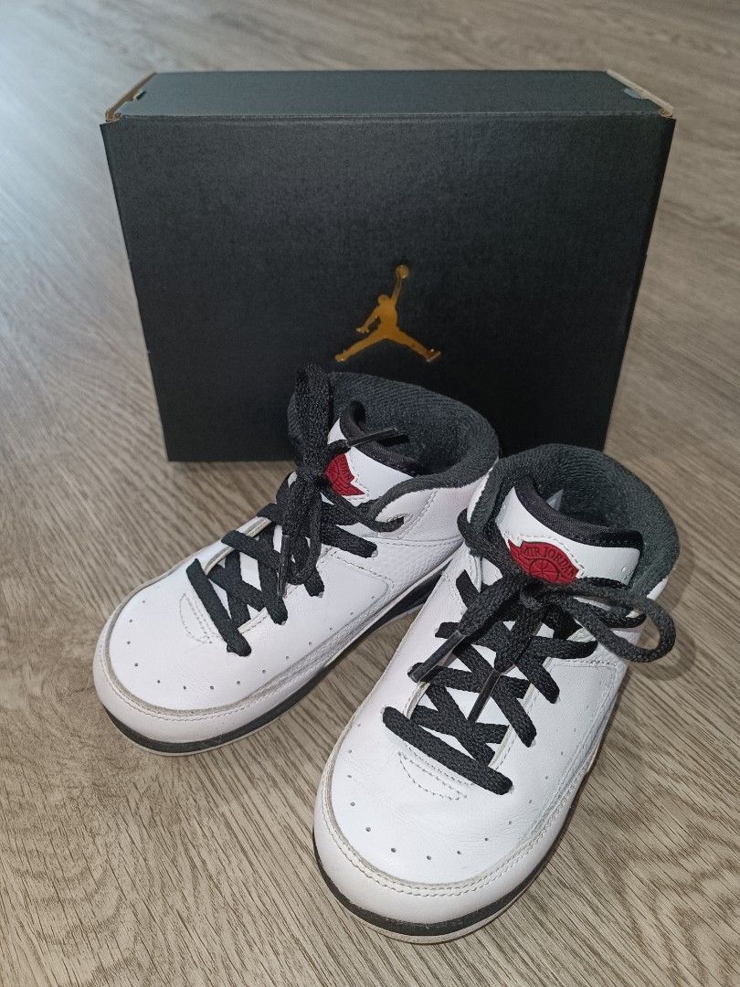 FREE COURIER DELIVERY MINT CONDITION NIKE AIR JORDAN 2 RETRO VARSITY RED BLACK WHITE AUTHENTIC SIZE 9C UK8.5 TODDLER BOY GIRL COMFY AND SOFT