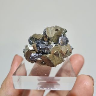 (Category: ) located in . Submitted by moon.crystals (Listing ID 1235894552, Image 1). Description: .