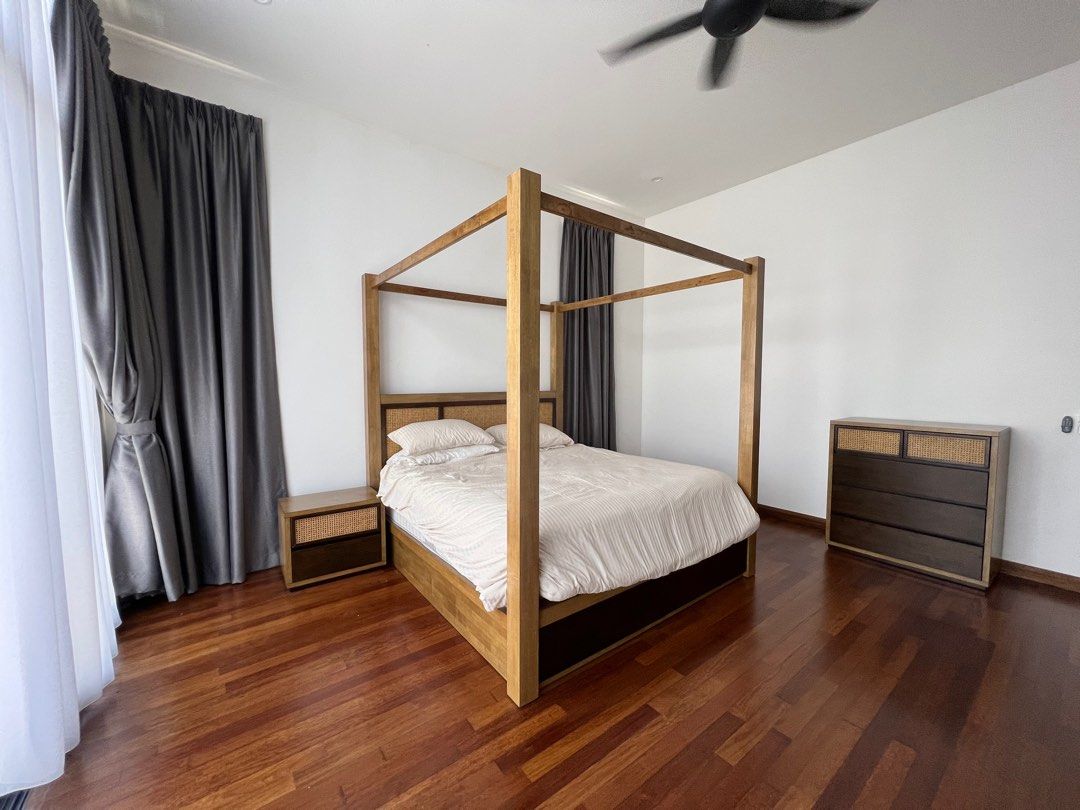 Harvey Norman bed frame king size, Furniture & Home Living, Furniture, Bed Frames & Mattresses