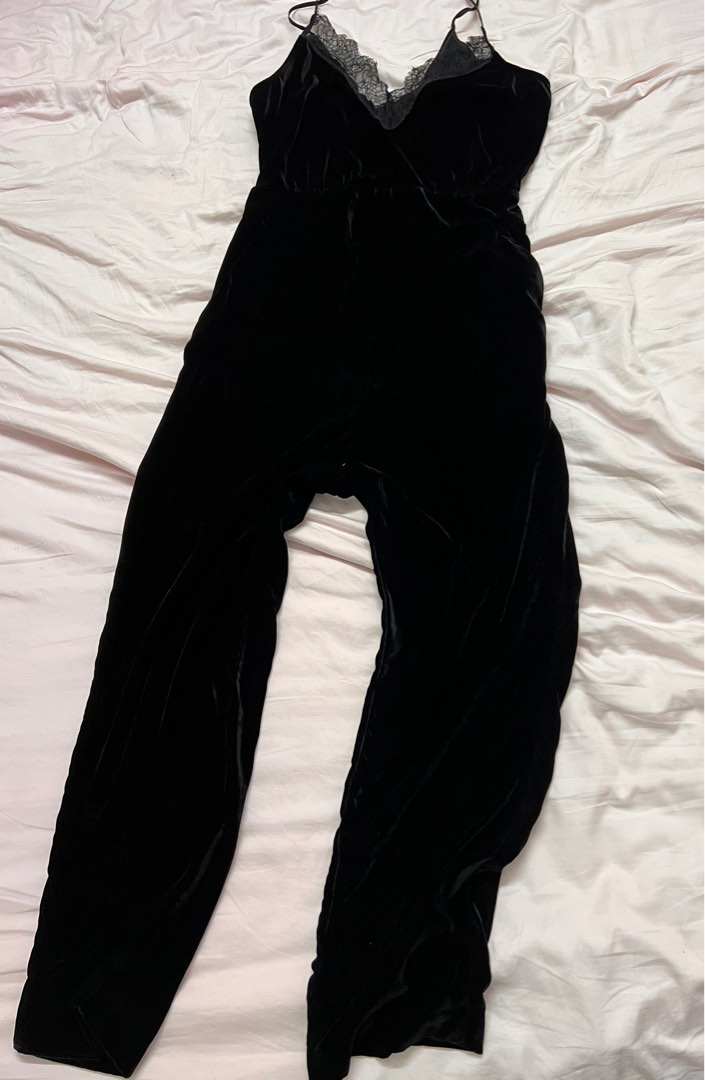H and online m velvet jumpsuit