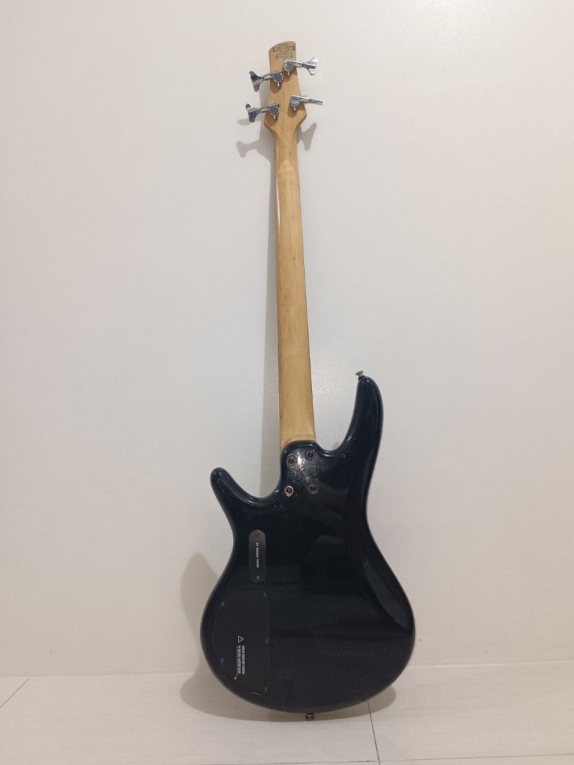 Ibanez Electric Bass Guitar (Category: Musical Instruments) located in Makati City. Submitted by itsmekellybels (Listing ID 1236035508, Image 3). Description: ‼️RUSH SELLING‼️ IBANEZ GIO GSR200 4-STRING ELECTRIC BASS GUITAR with STRAP and CASE/GIG BAG Color: BLACK ₱10,899 (SLIGHTLY NEGOTIABLE FOR SURE BUYER) ✖️PASS SA LOWBALLER🙅 Pick up at Shaw Blvd Mandaluyong Ibanez SR Gio GSR200 Electric Bass Guitar Features: ✅Poplar body with maple neck make