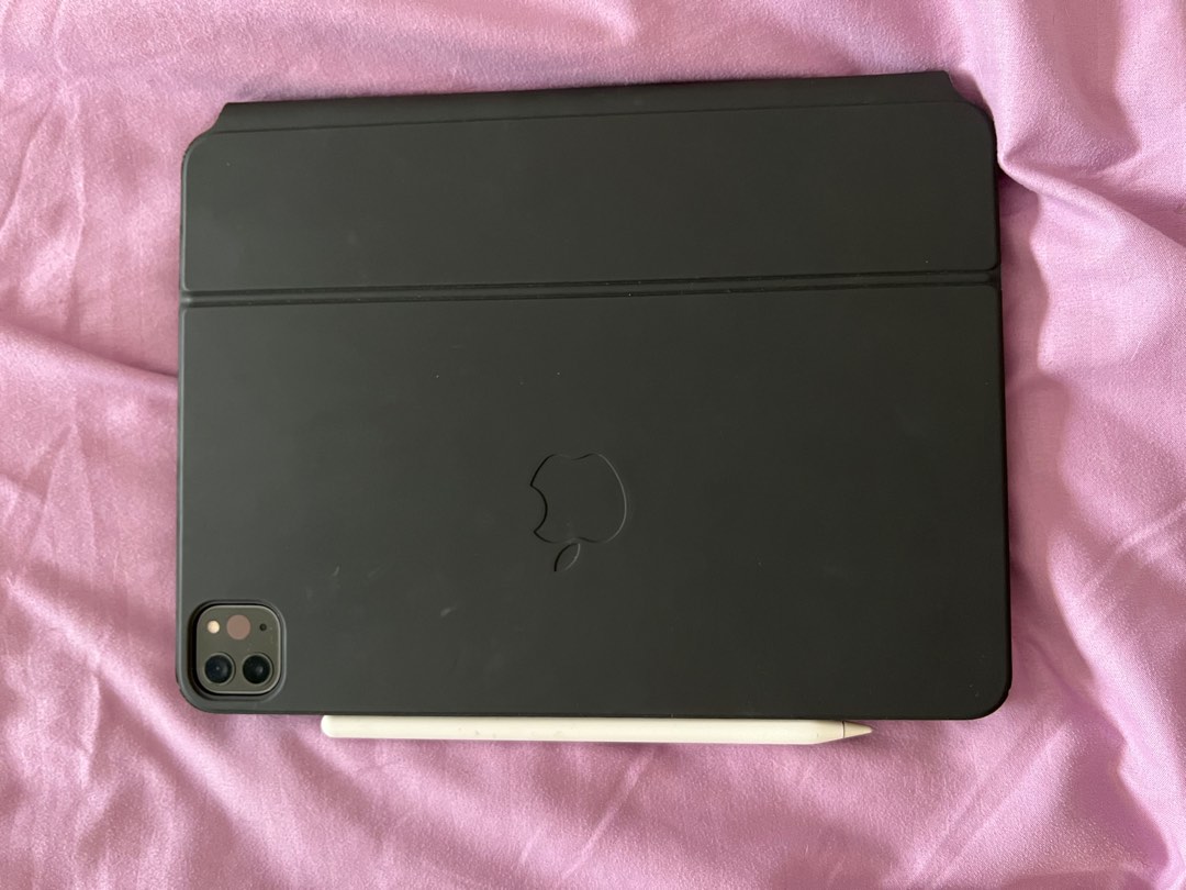 Ipad Pro 11inch M1 + Magic Keyboard, Mobile Phones & Gadgets, Tablets