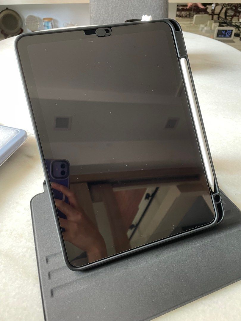Ipad Rotatable Cases (Category: Cases & Sleeves) located in Singapore. Submitted by jessrin (Listing ID 1235959814, Image 2). Description: Selling ipad cases (bought too many extras). Buy all 3 for $45 ipad air4 (purple) bnip @ $15 ipad pro 11 (black) bnip @16 ipad pro 12.9” (black) bnip @$17.