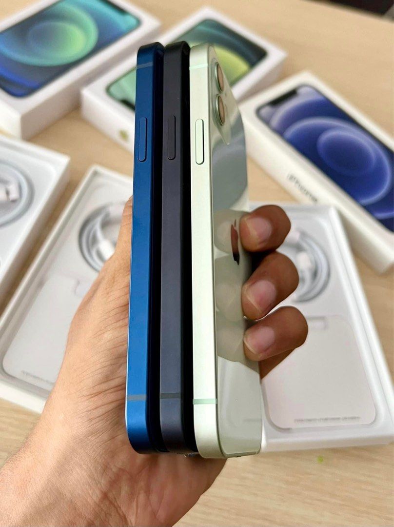 iPhone 12 128gb (Category: iPhone 12 Series) located in Manila. Submitted by TekiCashGadgetsph (Listing ID 1235883888, Image 3). Description: (FU) Openline any sim work Box with c type cord - Orig IPhone not fake 2ndhand (slightly used) Good as new not abused! Presentable •Original Lcd • no issue hidden issues • no apple id / iCloud id • Good batthealth • Good cam front/back • Good Performance • Good face id • Good use / plug & play ! • True-tone