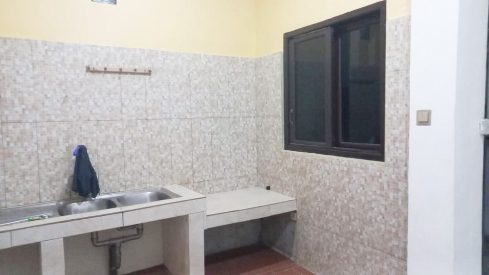 jual_rumah_2_lantai_dekat_rs_p_1686033433_a249806e_progressive