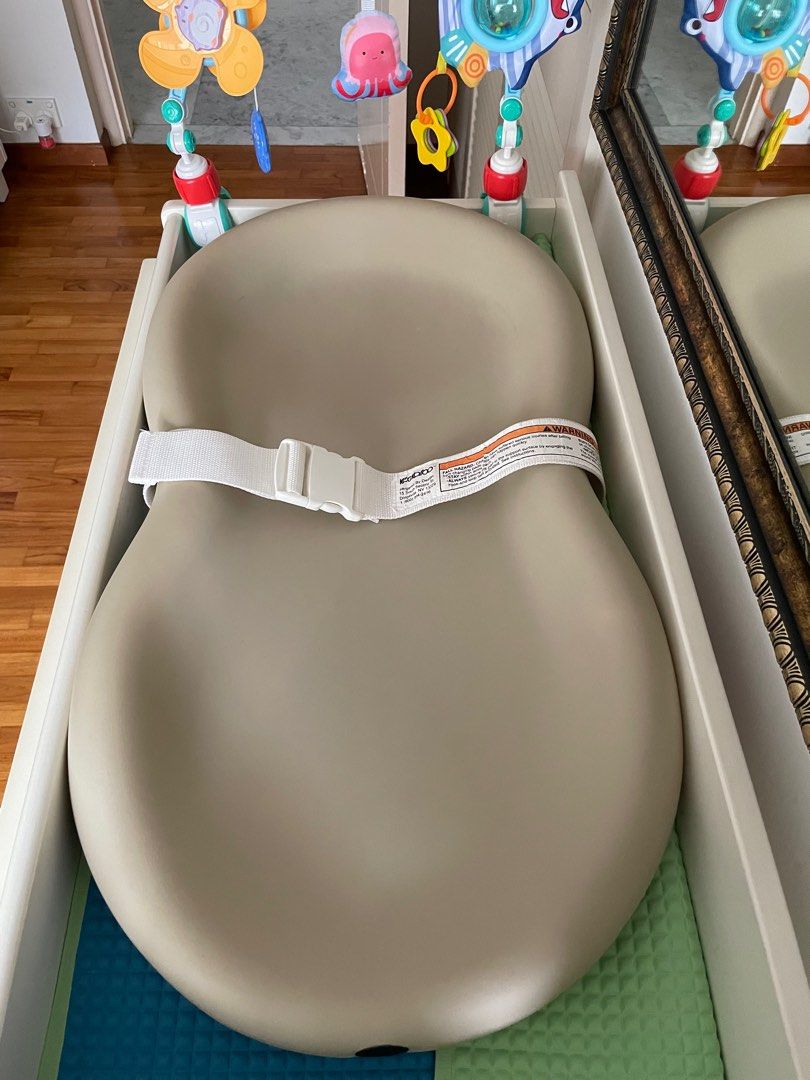 FINAL SALE Keekaroo Peanut Baby changing pad Babies Kids