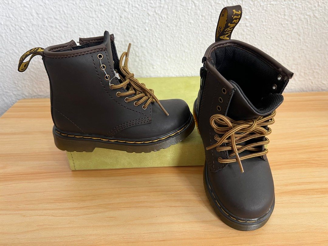 Dr martens online junior size 3