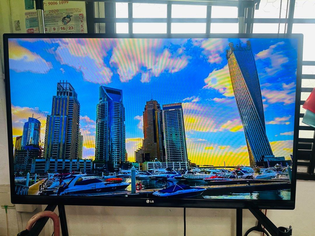 LG smart tv good condition, TV & Home Appliances, TV & Entertainment