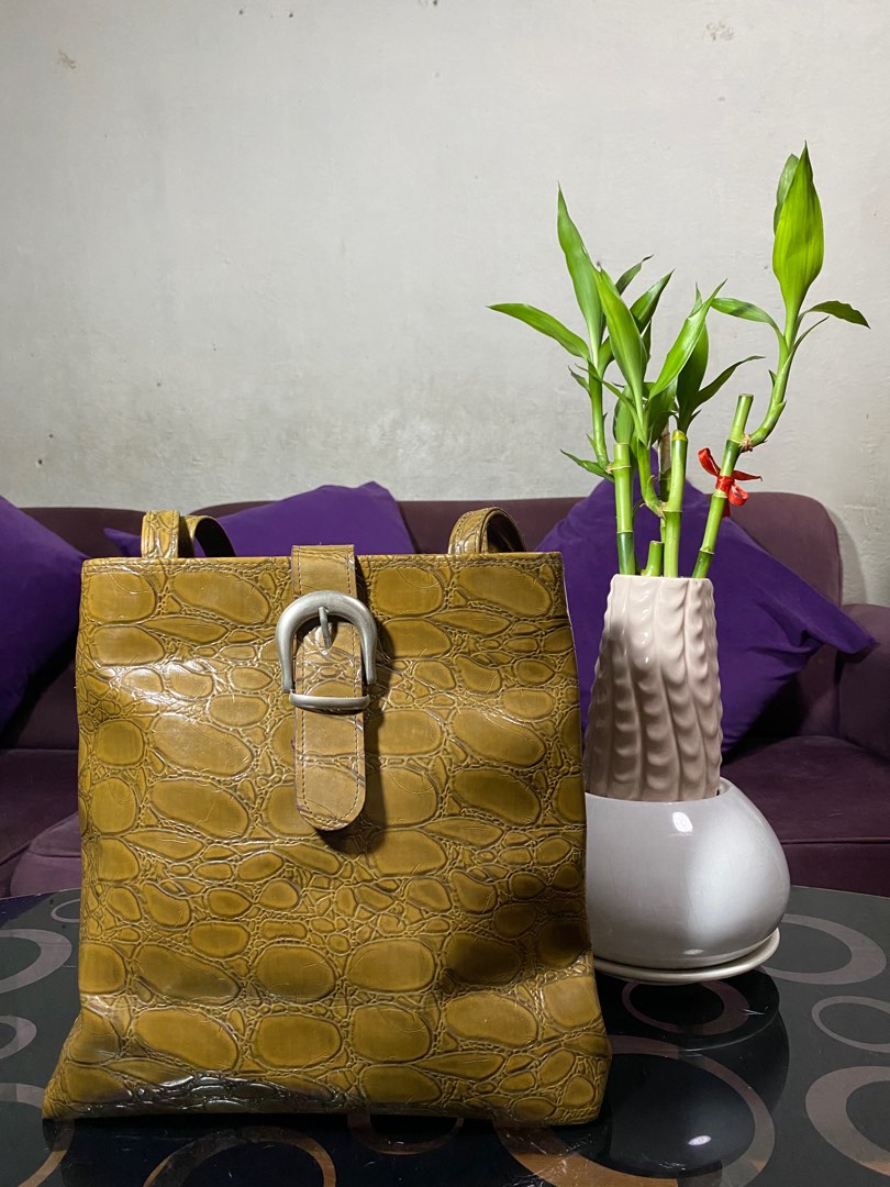 Long handle stand alone bag, Women's Fashion, Bags & Wallets, Shoulder