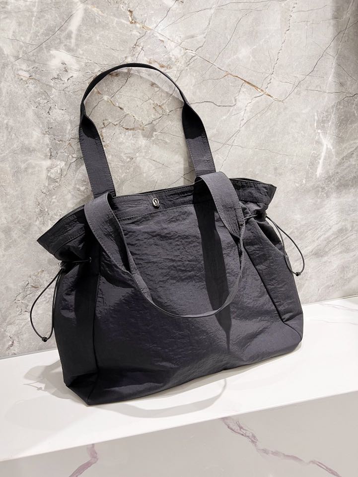 Lululemon Side-Cinch Shopper Bag in Black on Carousell