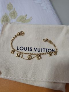 LOUIS VUITTON LOUIS VUITTON LV and ME A Chain bracelet M67158 Gold Used  unisex M67158