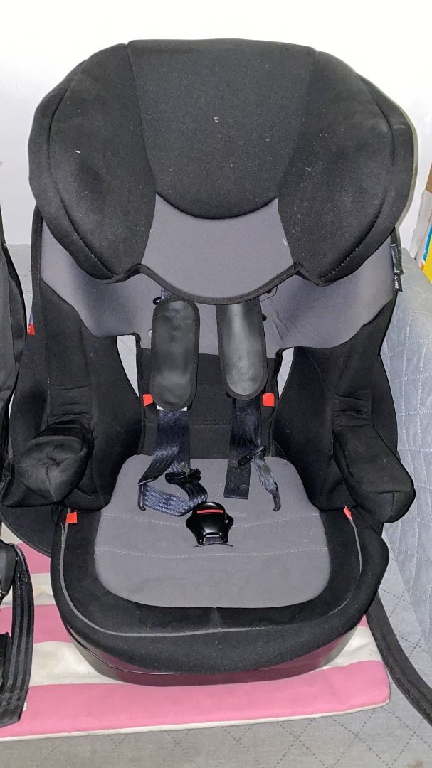 Maxi cosi 2 2025 way pearl mothercare