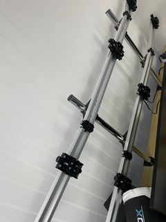 Monitor rack, holds 664207654769409110