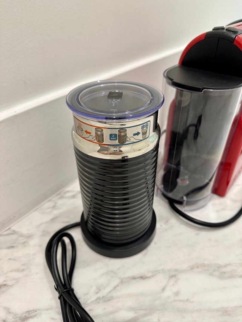 Nespresso Inissia coffee machine with Milk frother, TV & Home