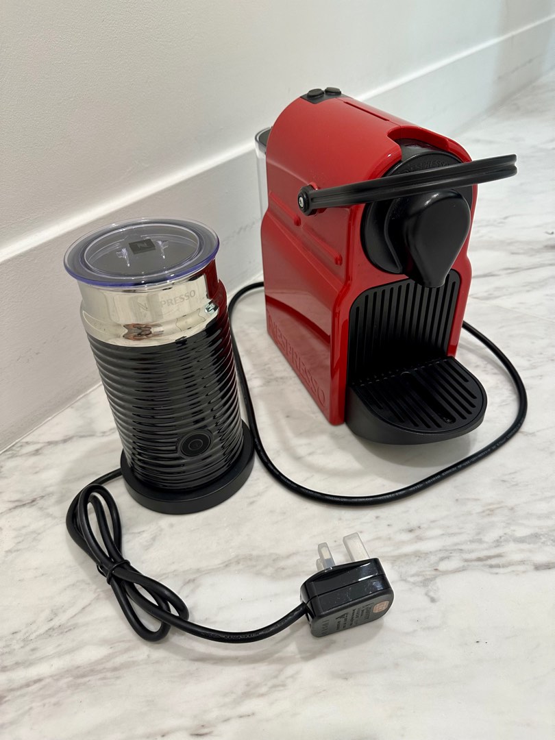 Nespresso Inissia coffee machine with Milk frother, TV & Home