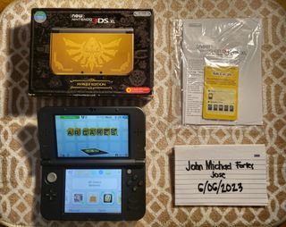 New Nintendo 3DS XL Hyrule Edition (Mint)