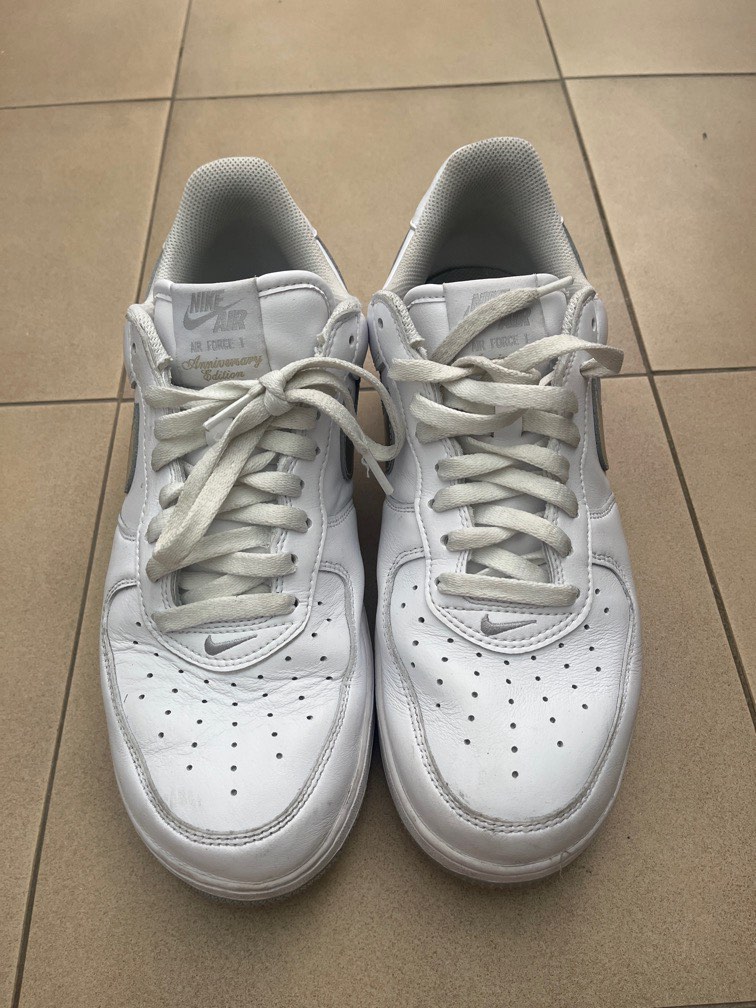 White air force discount 1 with silver tick