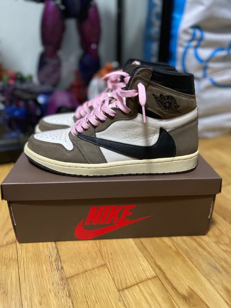 Nike air jordan retro 1 travis scott on sale