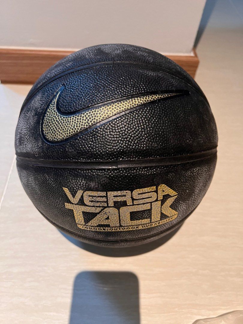Nike versa tack basketball black and gold store