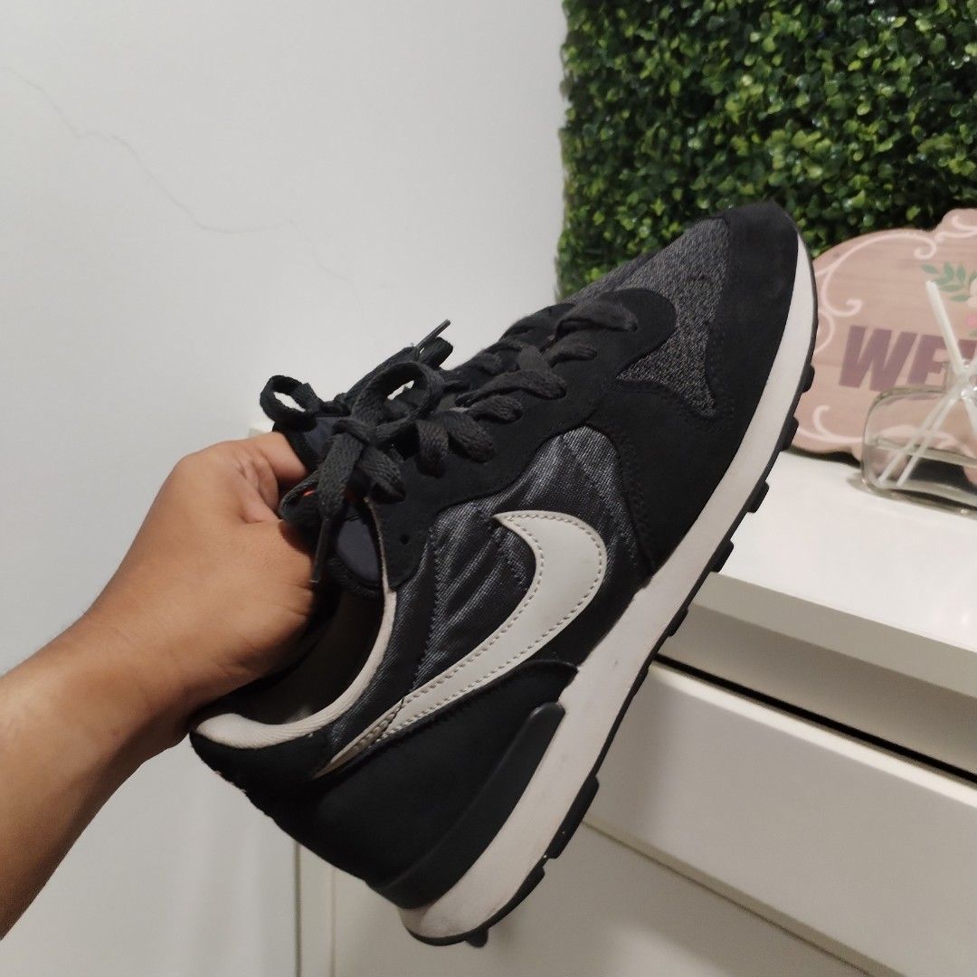 1977 vintage nike shoes