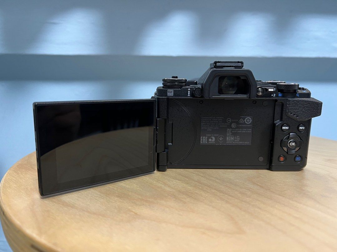 Olympus E-M1 System Camera 16 Megapixel 7.6 Cm TFT LCD Display - View #3