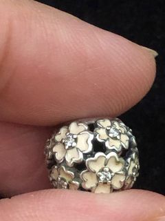 (Category: ) located in . Submitted by shaz2anne (Listing ID 1236031663, Image 1). Description: .