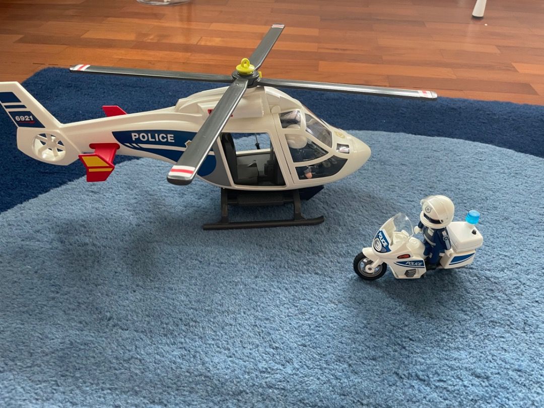 Playmobil 6921 City Action Police Helicopter with LED Searchlight