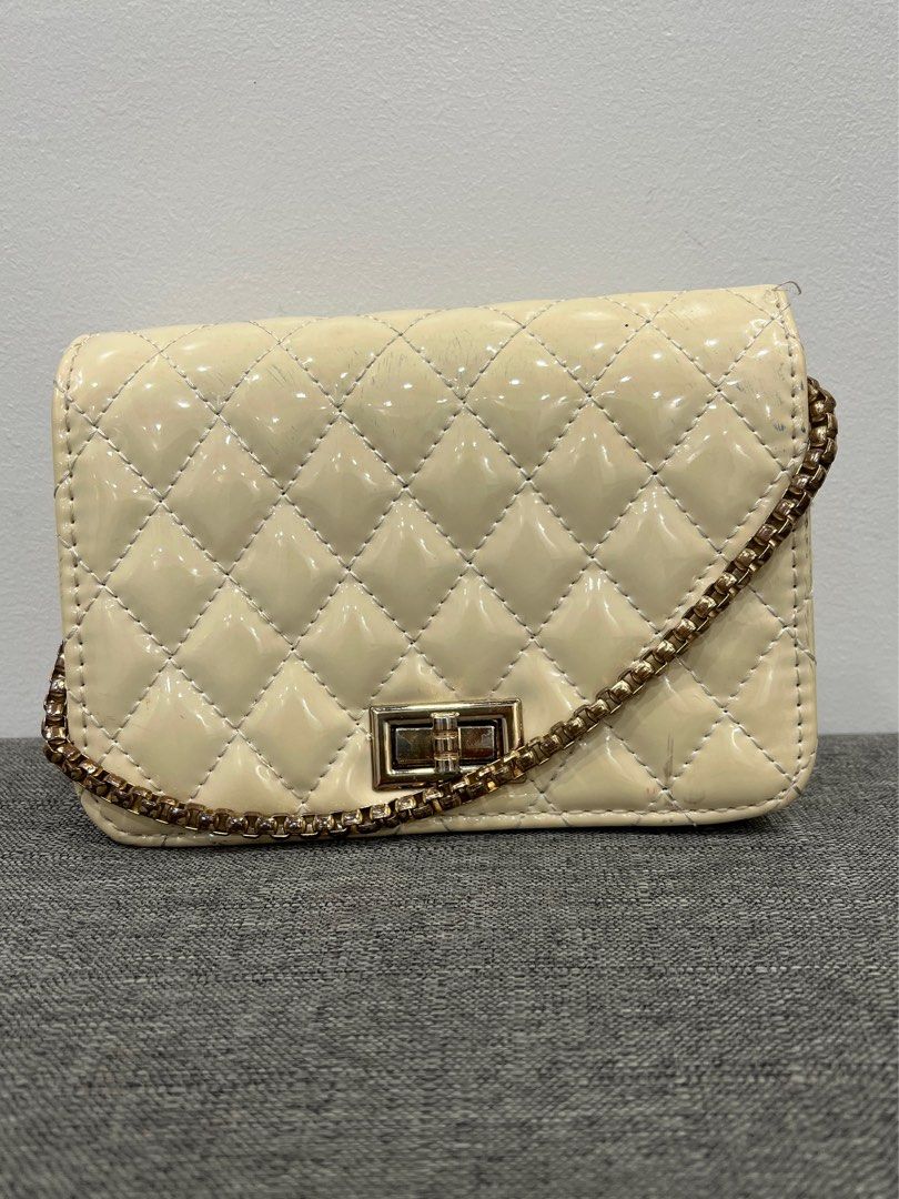 Quilted sling bag on Carousell