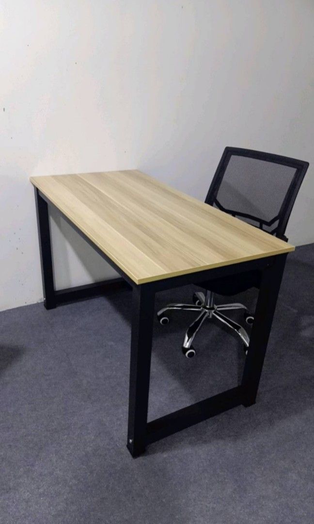 Readystock Office Table, metal leg gaming study working tables desks ...