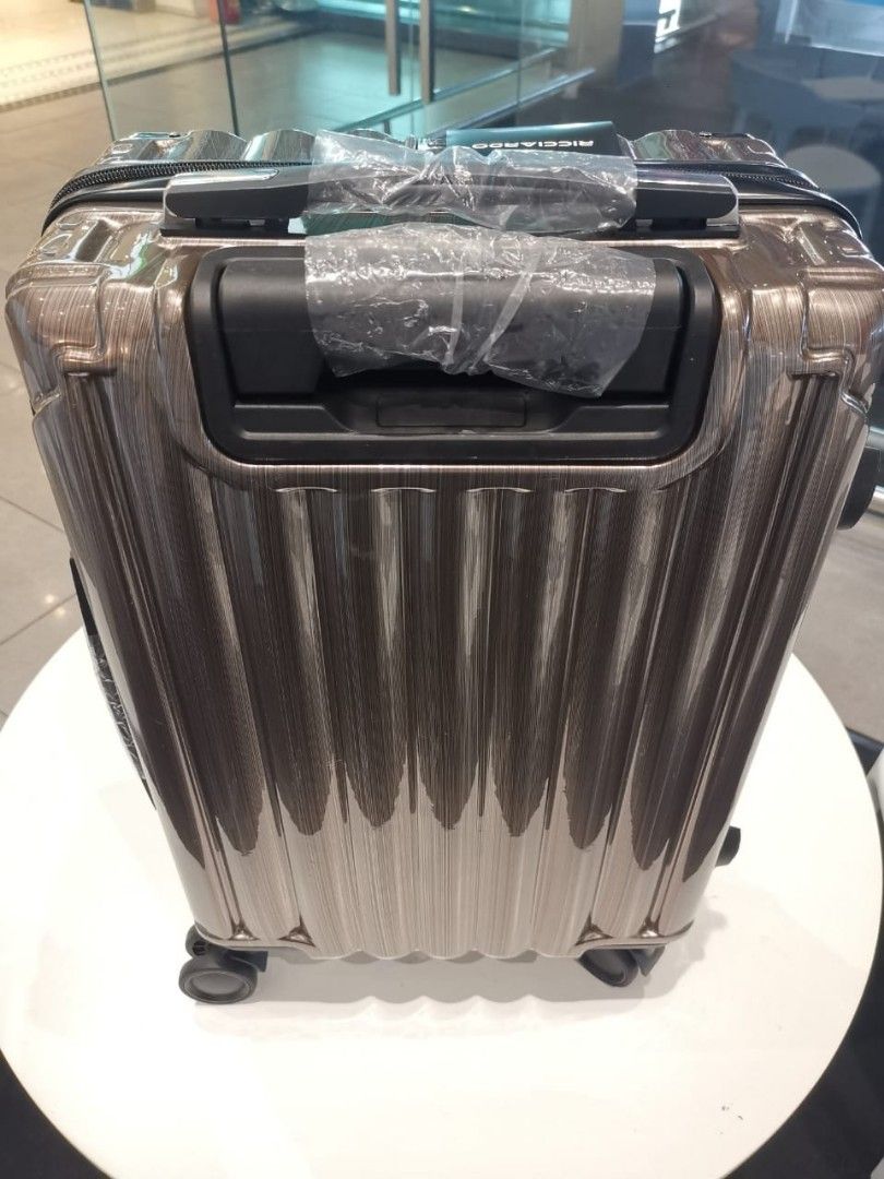 Ricciardo luggage price outlet