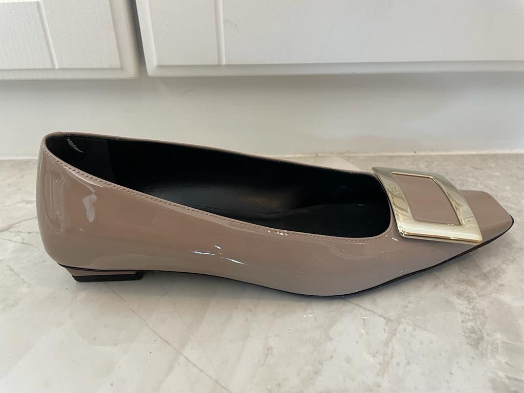 Roger Vivier Belle Vivier patent leather ballet flats 25mm Taupe