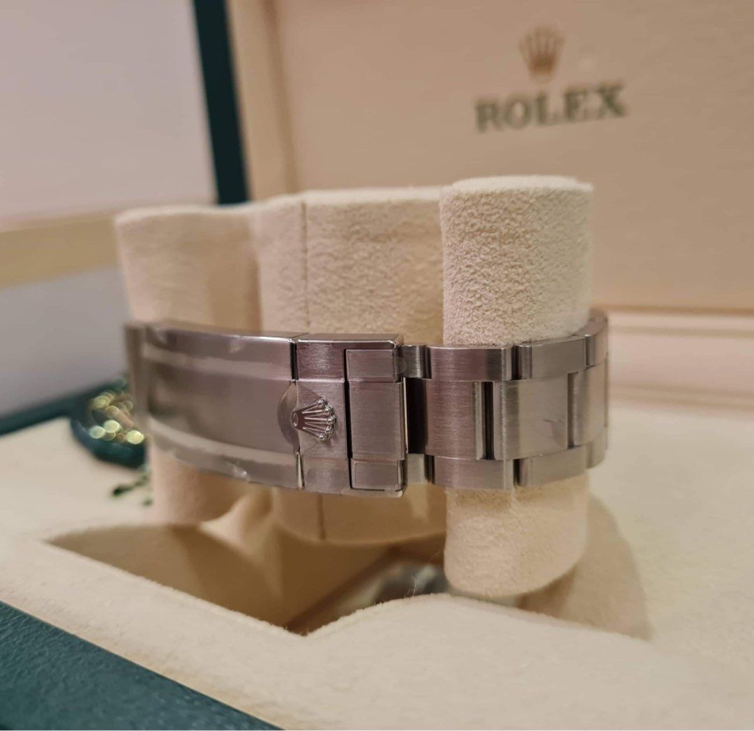 Rolex Oyster Perpetual (Category: Luxury Watches) located in Manila. Submitted by donijosemiguel (Listing ID 1236030064, Image 3). Description: Rolex Brand new Oyster Perpetual black dial 41 -Brand new 2023 -41mm -10/10 condition -complete/ full set .