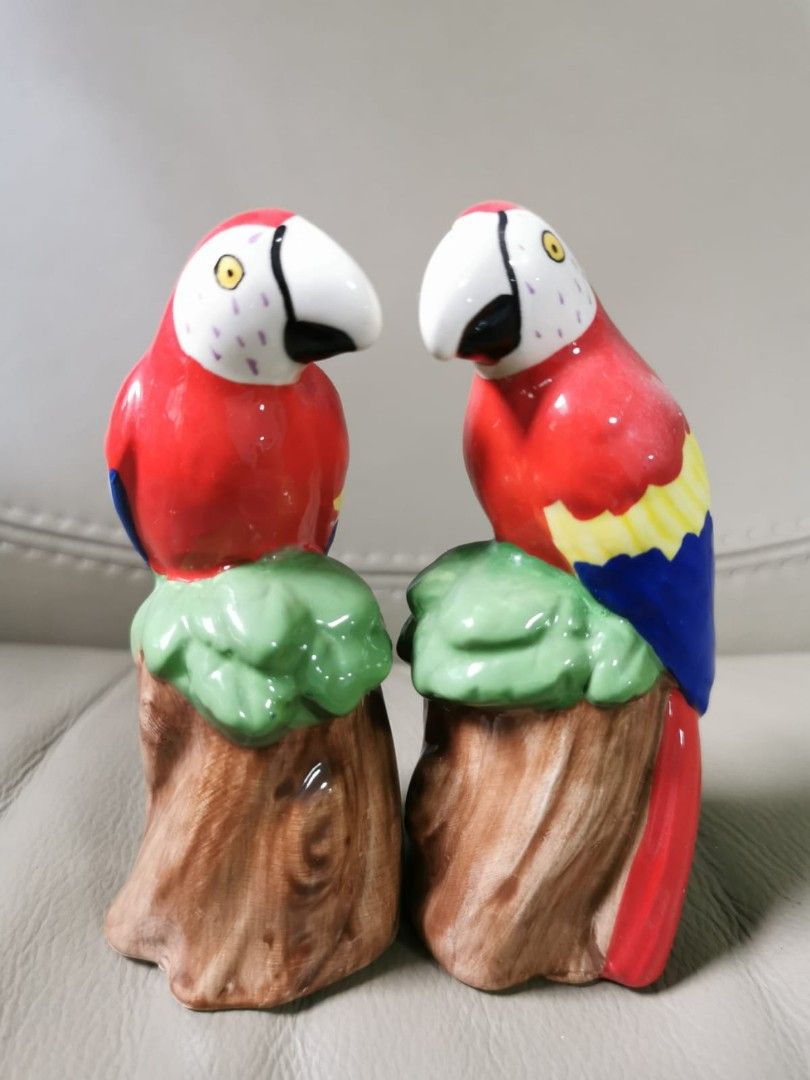 Salt and Pepper Dispenser Matching Parrot Shapes, Furniture & Home
