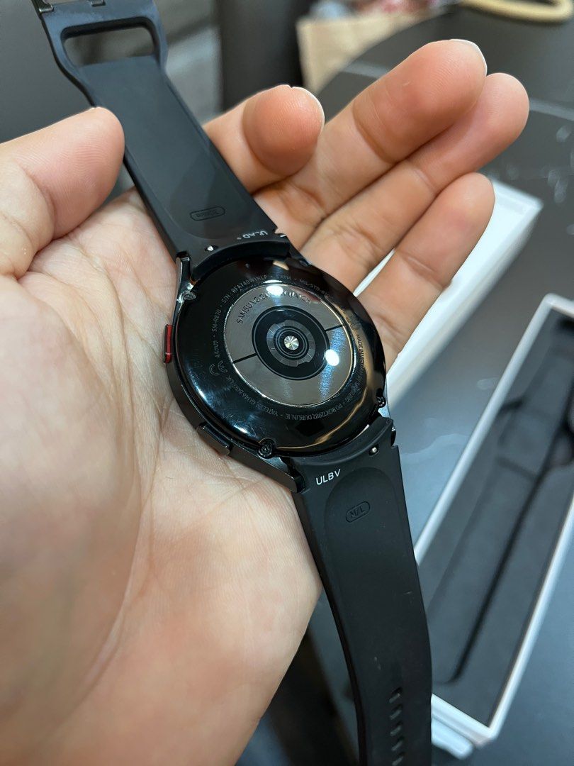Samsung Galaxy Watch4 44mm, Mobile Phones & Gadgets, Wearables