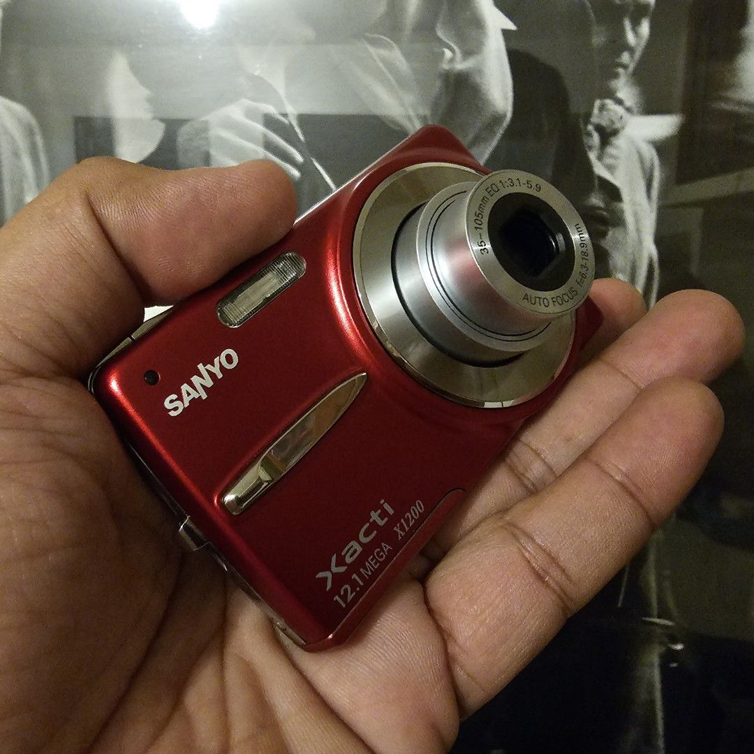 Sanyo Xacti X1200 12.1 Megapixels, Photography, Cameras on Carousell