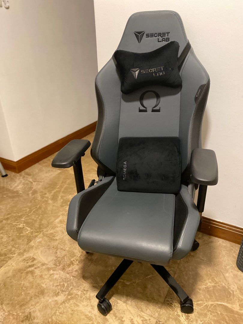 Secret lab omega chair used store