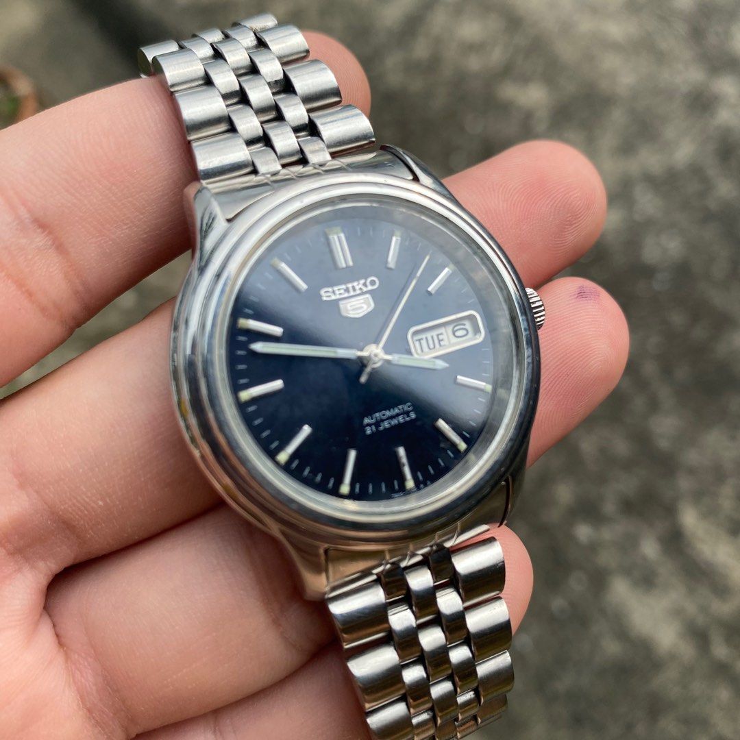 snigmord Udveksle sne Seiko 5 (black dial), Men's Fashion, Watches & Accessories, Watches on  Carousell