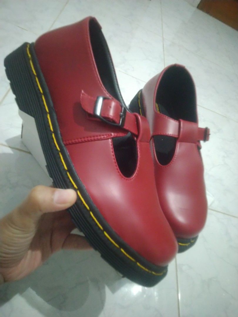 sepatu model docmart size 43, Fesyen Wanita, Sepatu di Carousell