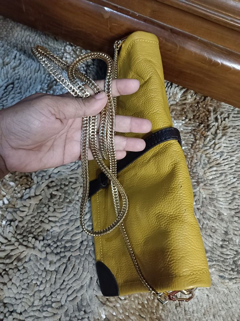 soo-sbs-timing-sling-on-carousell