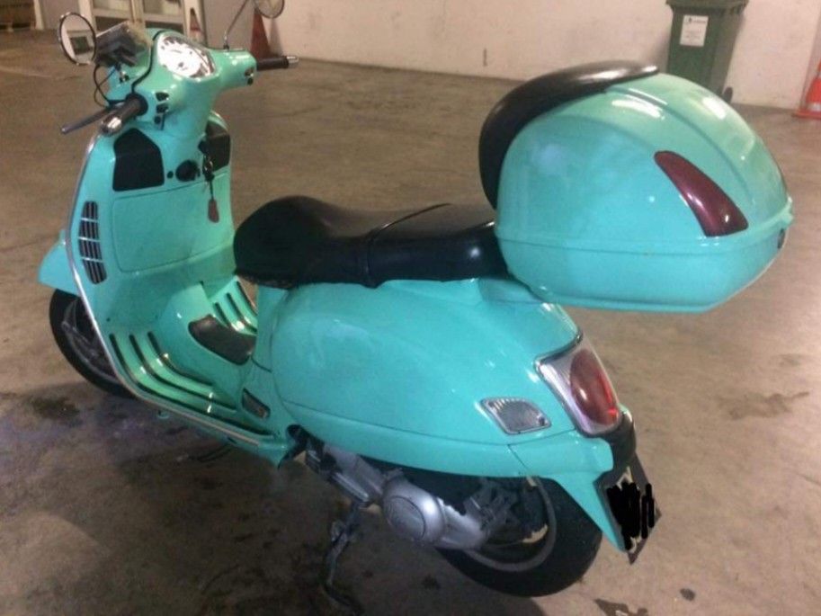 VESPA SPRAY PAINT JOB, Car Accessories, Car & Services on