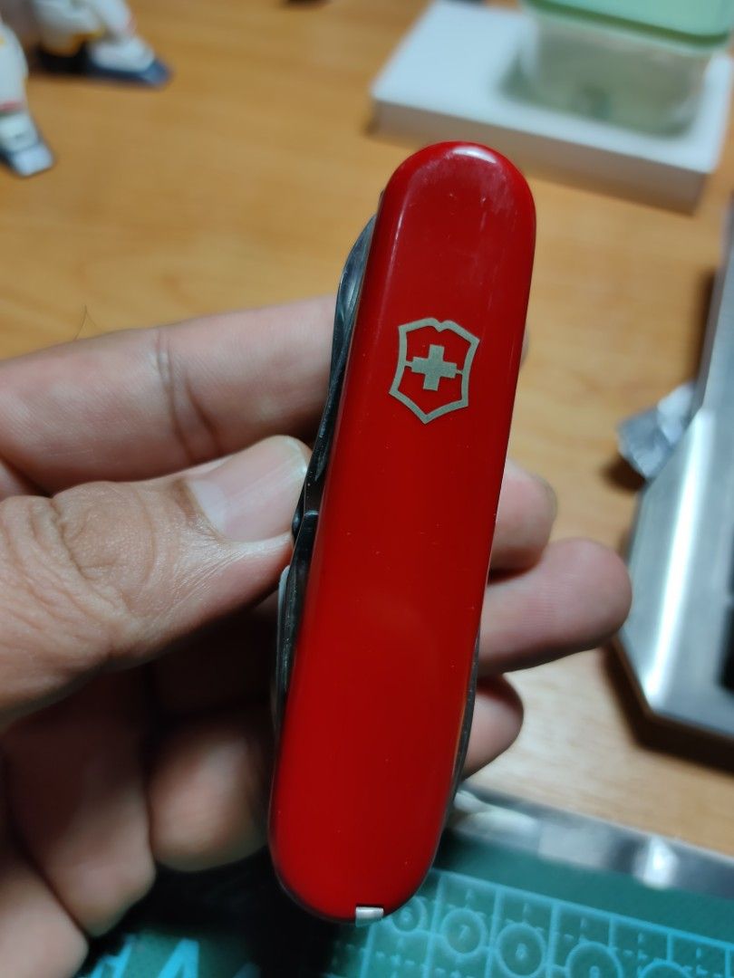Victorinox shop champion c